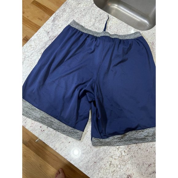 Under Armour Villanova Wildcats Mens‎ Shorts - Size XL - Picture 3 of 3